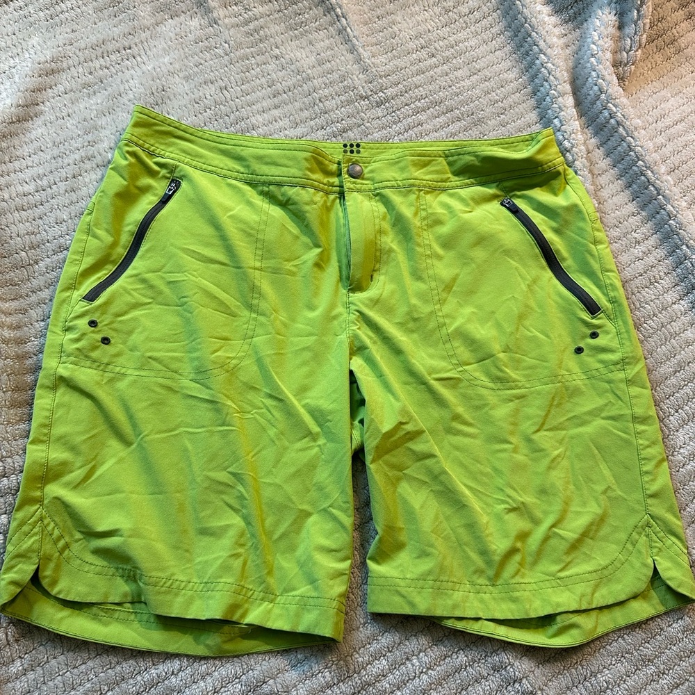 Title Nine Rogue 9” Shorts